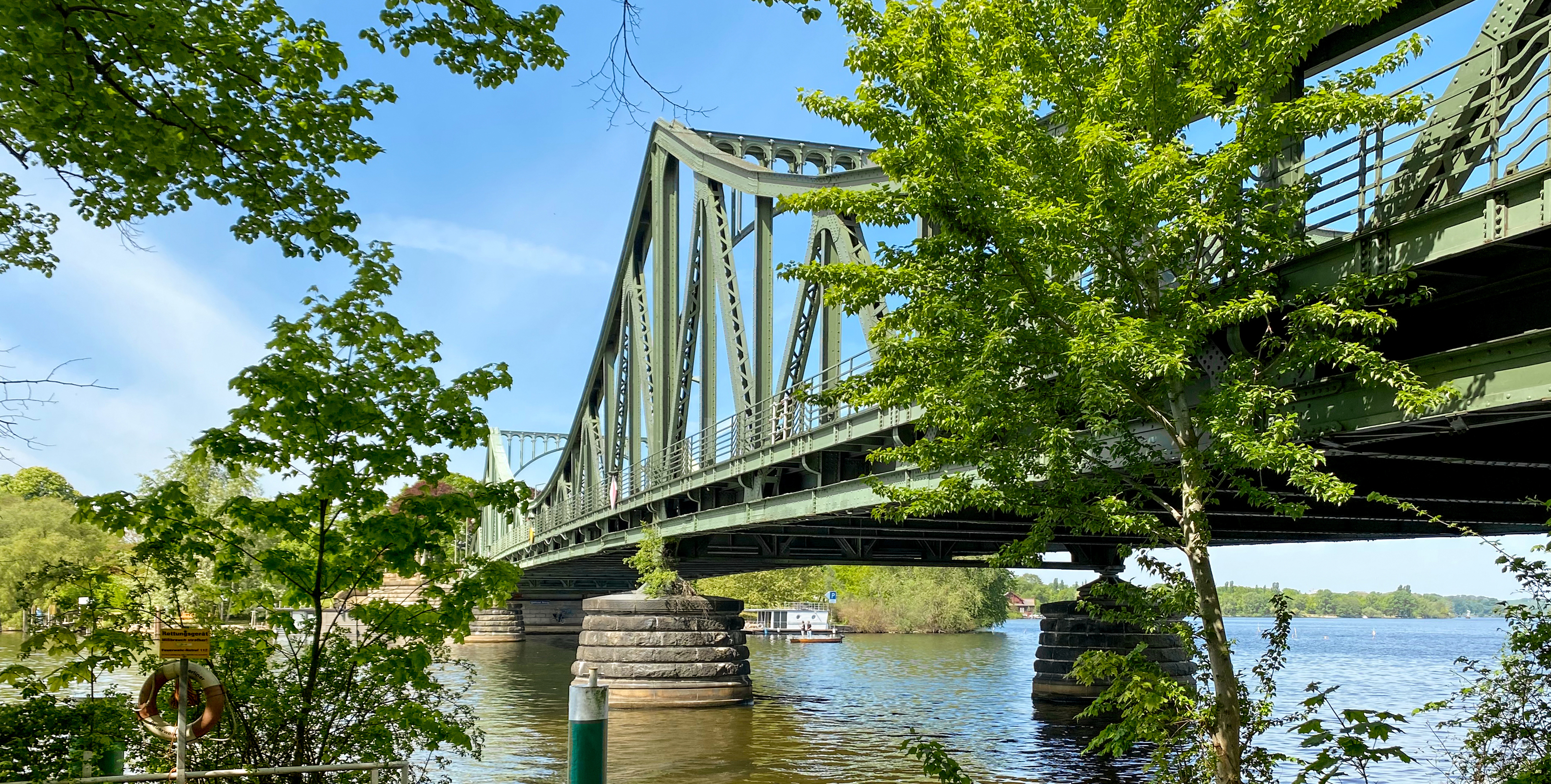 Glienicker Brücke: Die Radstrecken rund um Potsdam zählen zu den reizvollsten Brandenburgs